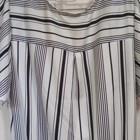 Blouse By Haute Monde - Picture 10 of 10